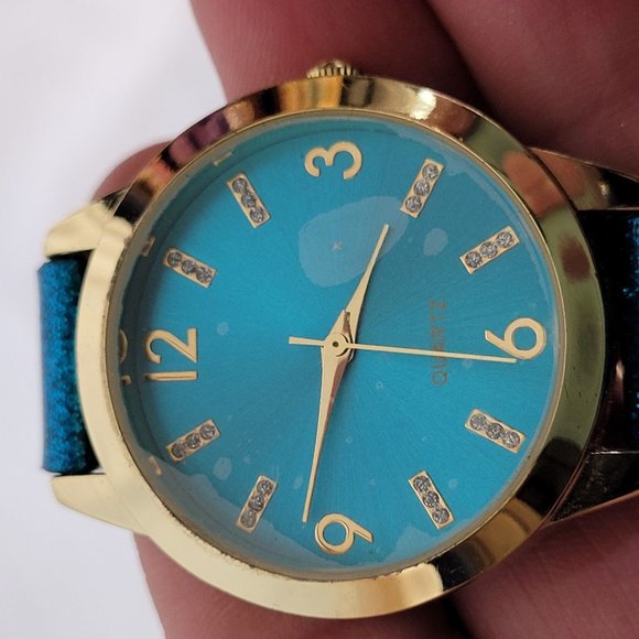 Watch Lot 5 Fashion Watches Assorted Colors Styles As Is Not Tested For Parts - Picture 2 of 14